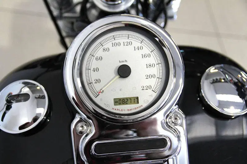 Harley-Davidson 1584 Super Glide Custom (2008 - 13) - FXDC (10)