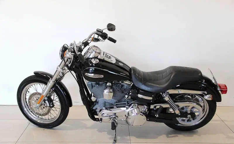 Harley-Davidson 1584 Super Glide Custom (2008 - 13) - FXDC (12)