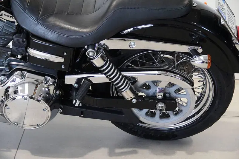 Harley-Davidson 1584 Super Glide Custom (2008 - 13) - FXDC (13)