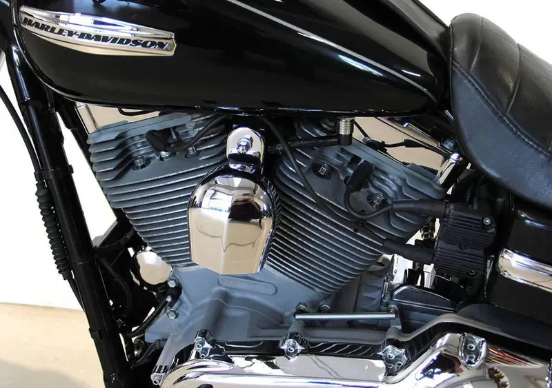 Harley-Davidson 1584 Super Glide Custom (2008 - 13) - FXDC (19)