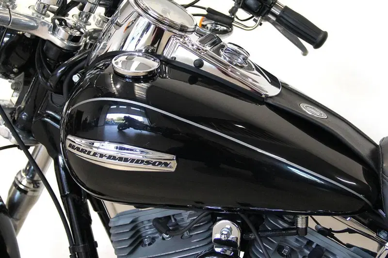 Harley-Davidson 1584 Super Glide Custom (2008 - 13) - FXDC (20)