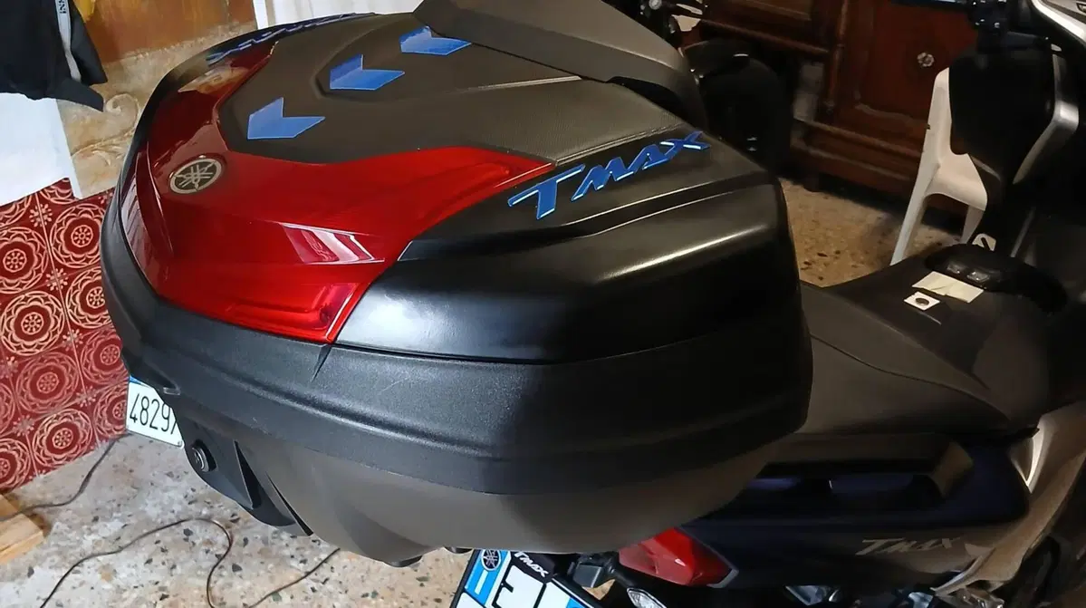 bauletto originale yamaha con piastra ,come nuovo (4)