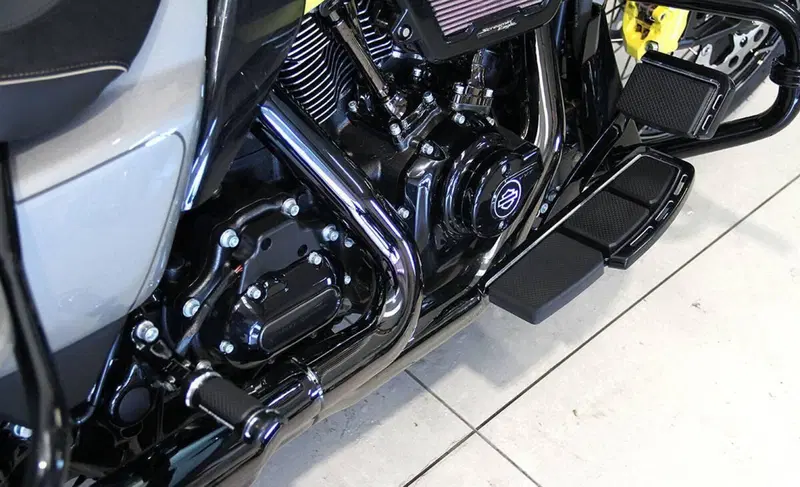 Harley-Davidson CVO Street Glide (2023) (8)