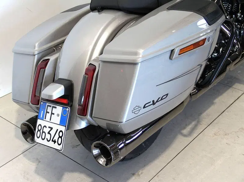 Harley-Davidson CVO Street Glide (2023) (11)