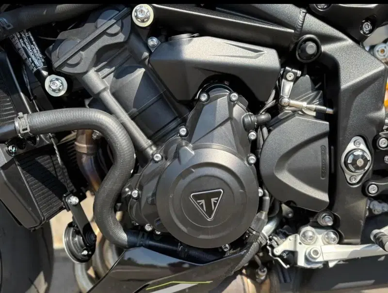 Triumph Street Triple 765 RS (2023 - 26) (5)