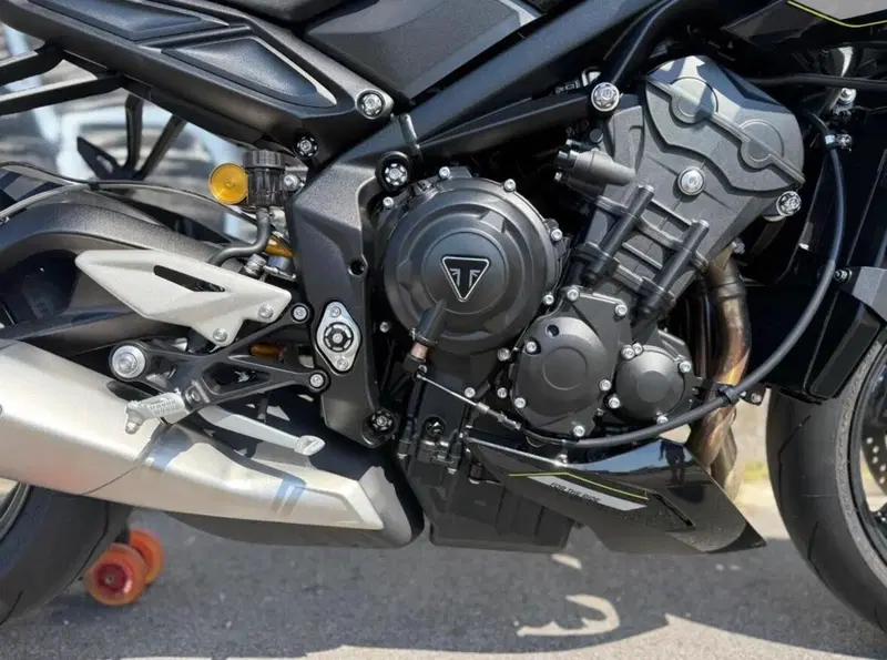 Triumph Street Triple 765 RS (2023 - 26) (9)