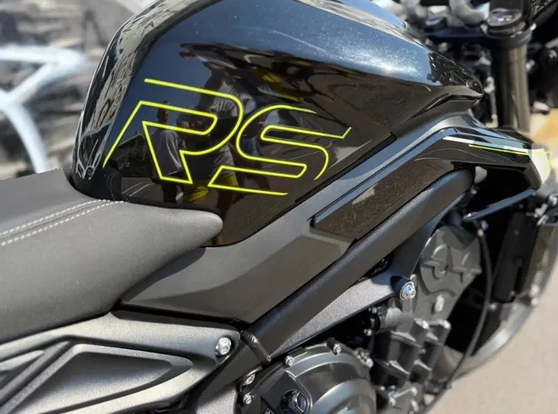 Triumph Street Triple 765 RS (2023 - 26) (10)