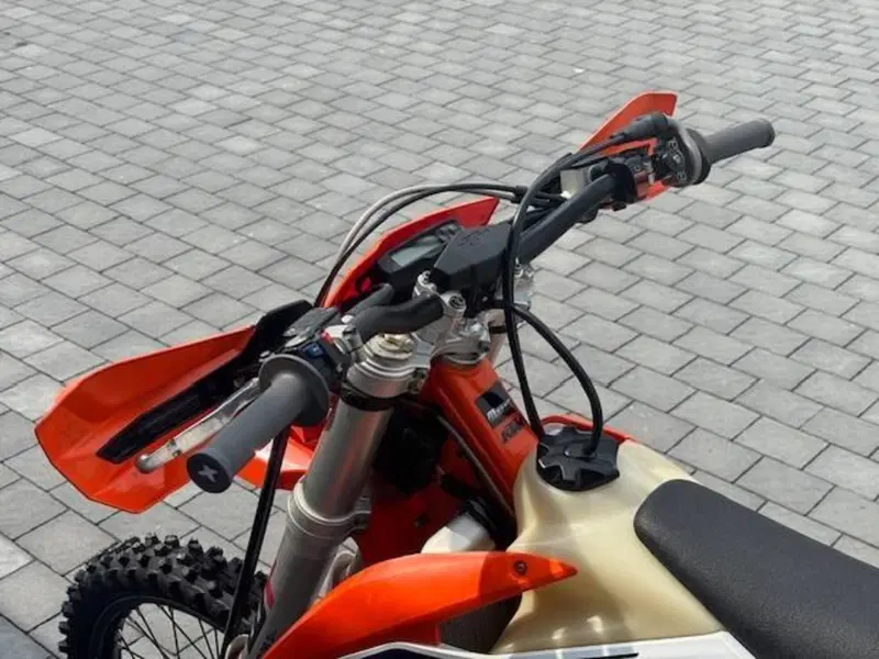 KTM 250 EXC-F (2023) (4)