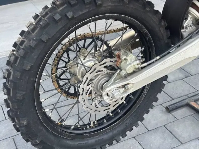 KTM 250 EXC-F (2023) (3)