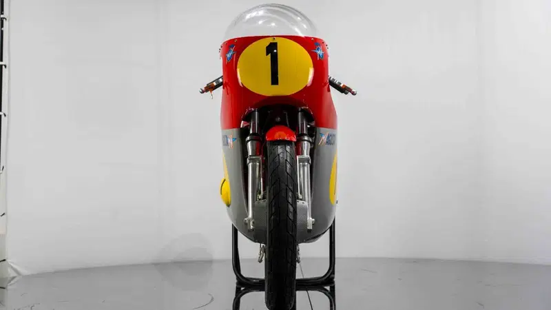 MV Agusta 500 GP replica Giacomo Agostini (2)
