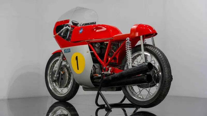 MV Agusta 500 GP replica Giacomo Agostini (7)