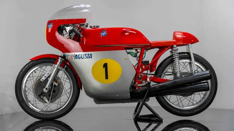 MV Agusta 500 GP replica Giacomo Agostini (8)