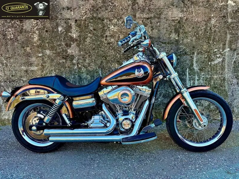 Harley-Davidson 1584 Super Glide Custom (2008 - 13) - FXDC