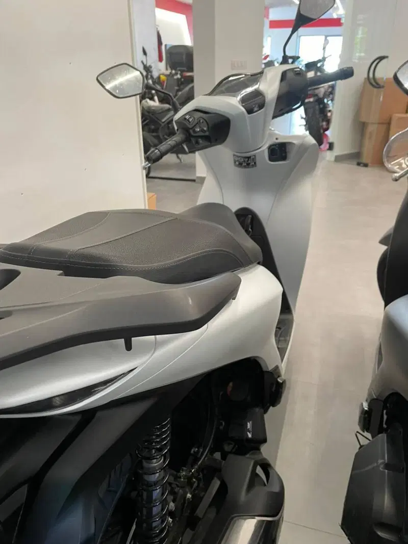 Honda SH 125i (2024 - 25) (2)