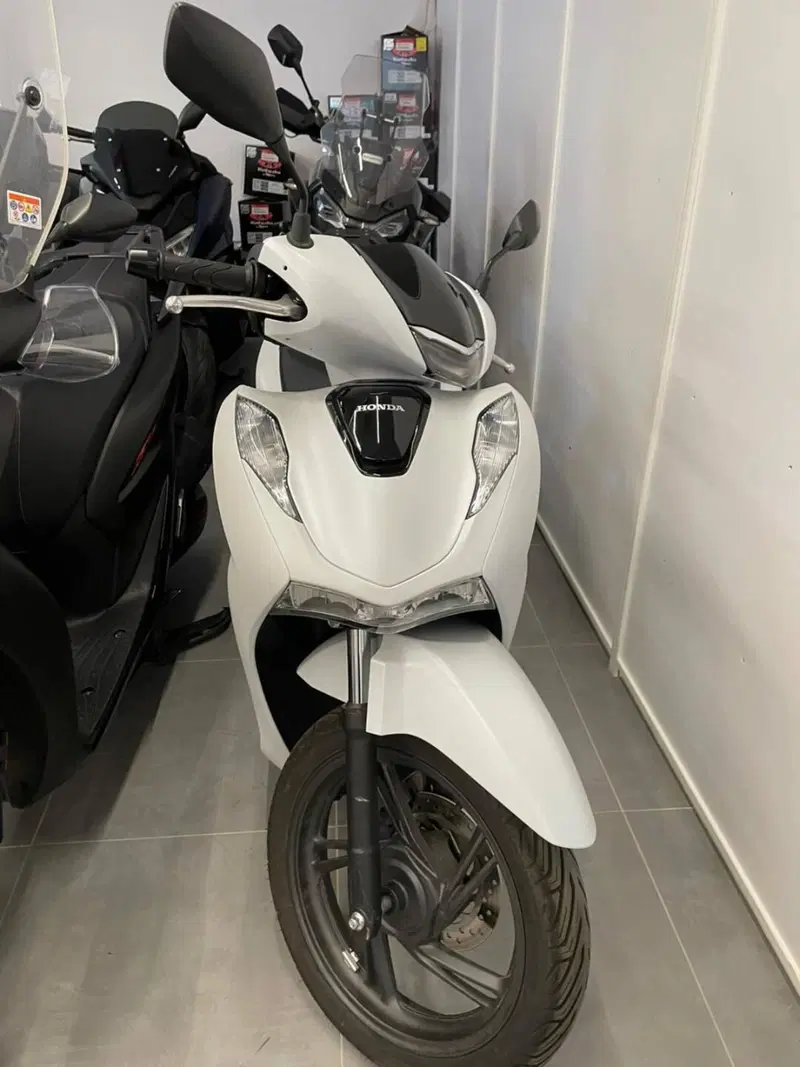 Honda SH 125i (2024 - 25) (4)