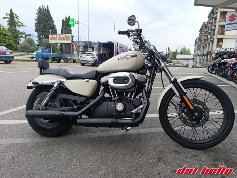 Harley-Davidson 883 Custom (2001 - 05) - XL 53C (2)
