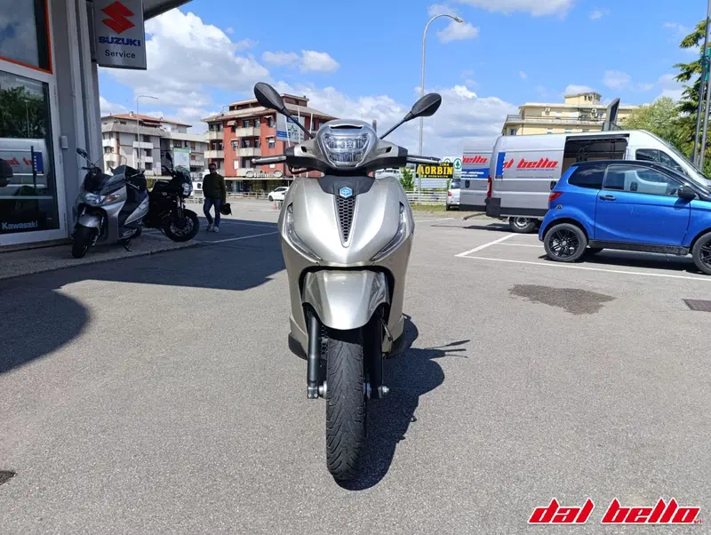 Piaggio Beverly 300 ABS-ASR (2021 - 25) (3)