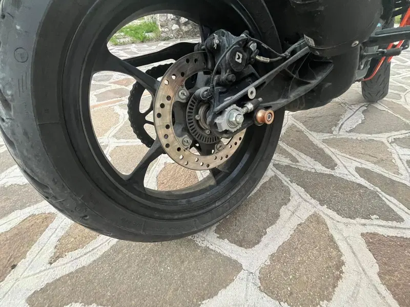 KTM RC 125 (2022 - 26) (8)