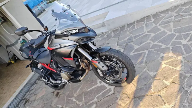 Ducati Multistrada V4 S Grand Tour (2024)