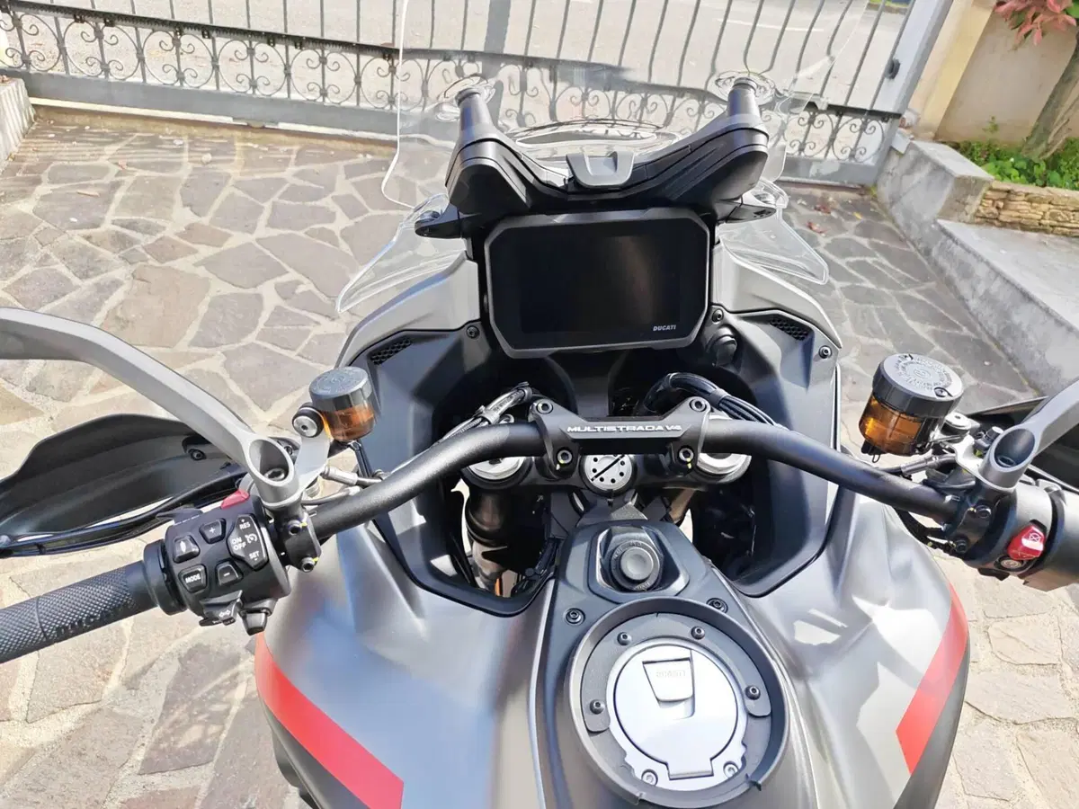 Ducati Multistrada V4 S Grand Tour (2024) (3)