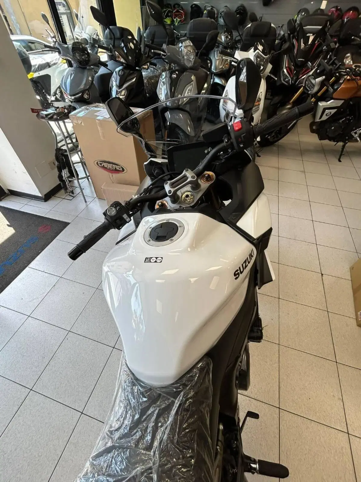 Suzuki GSX-S1000GT (2025 - 26) (4)