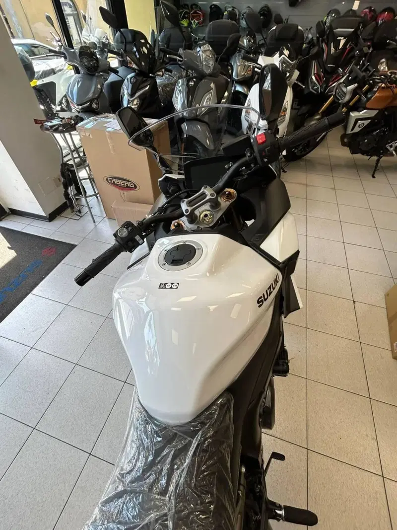 Suzuki GSX-S1000GT (2025 - 26) (4)