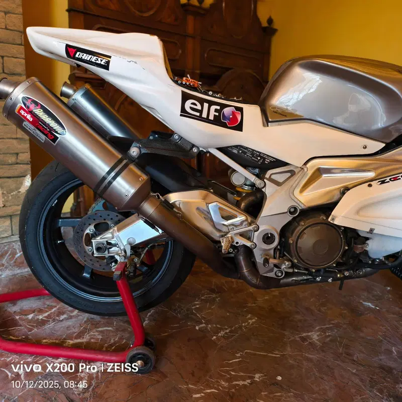 Aprilia RSV 1000 (2003 - 04)