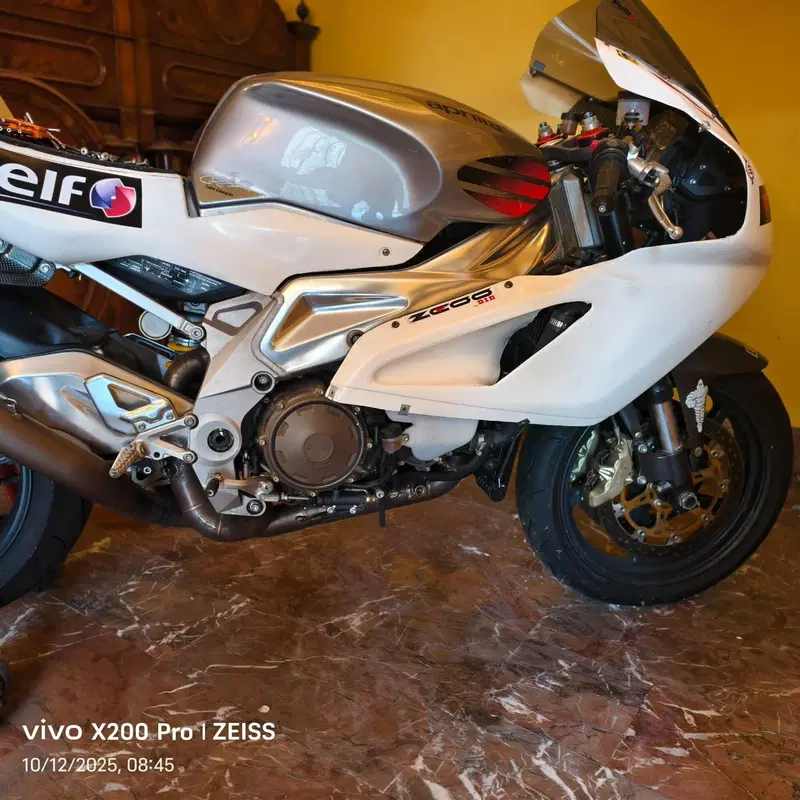 Aprilia RSV 1000 (2003 - 04) (2)