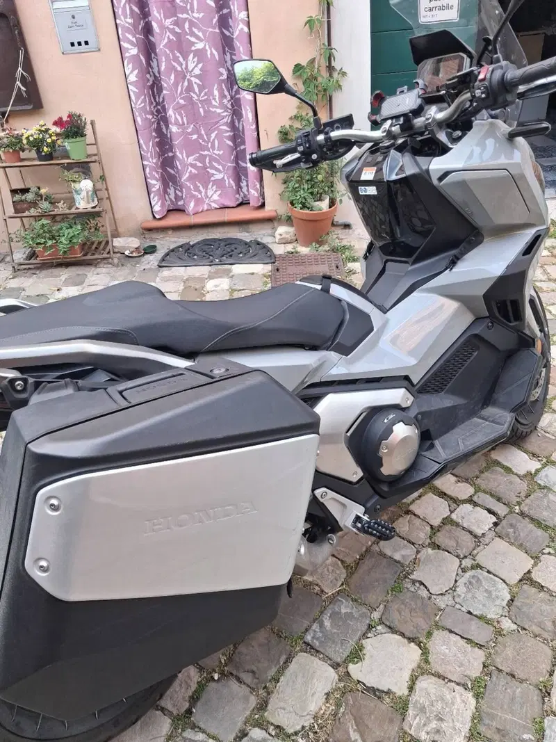 Honda X-ADV 750 DCT (2021 - 24) (2)