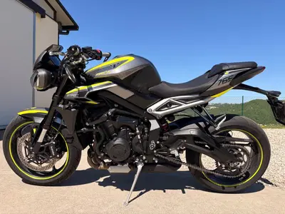 Triumph Street Triple 765 R (2023 - 26) usata