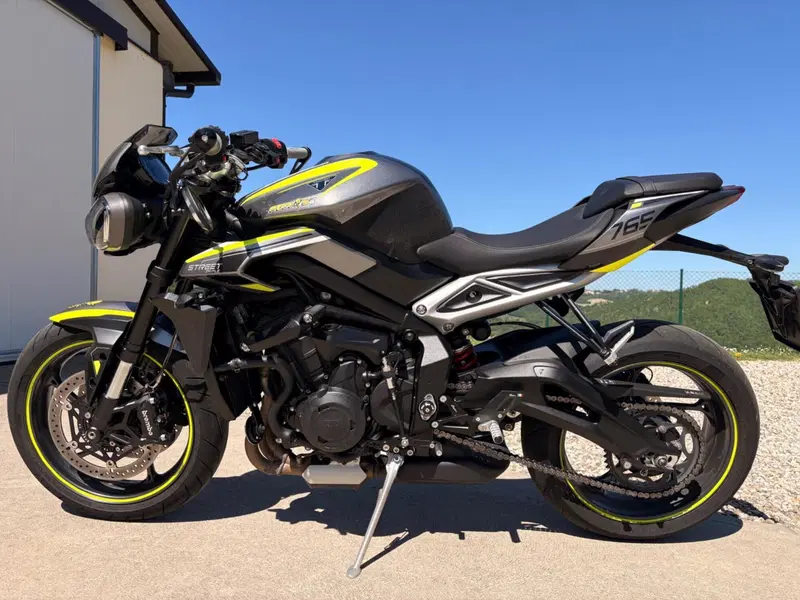 Triumph Street Triple 765 R (2023 - 26)
