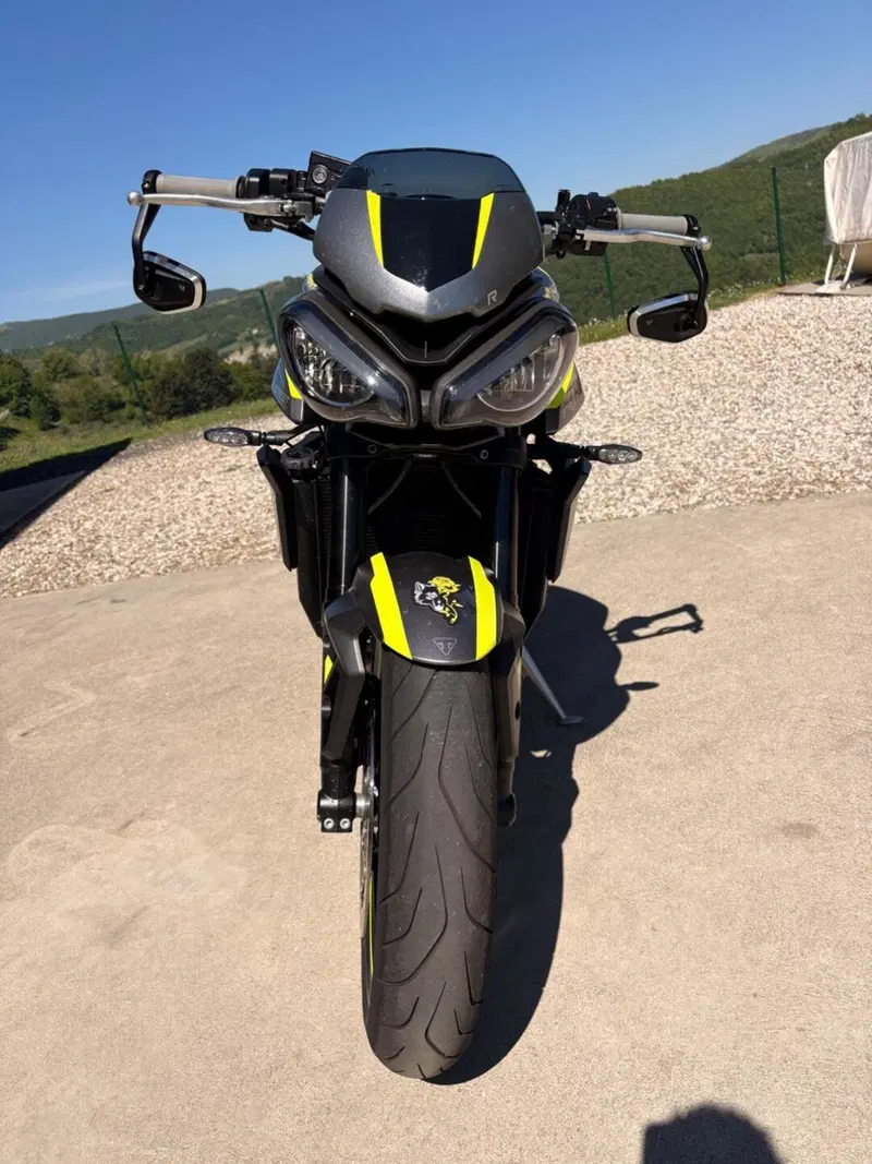 Triumph Street Triple 765 R (2023 - 26) (3)