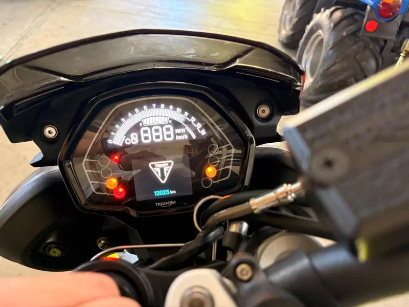 Triumph Street Triple 765 R (2023 - 26) (5)