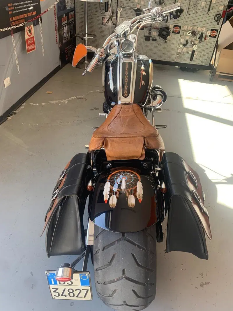 Harley-Davidson 1584 Rocker C (2009 - 11) - FXCWC (4)