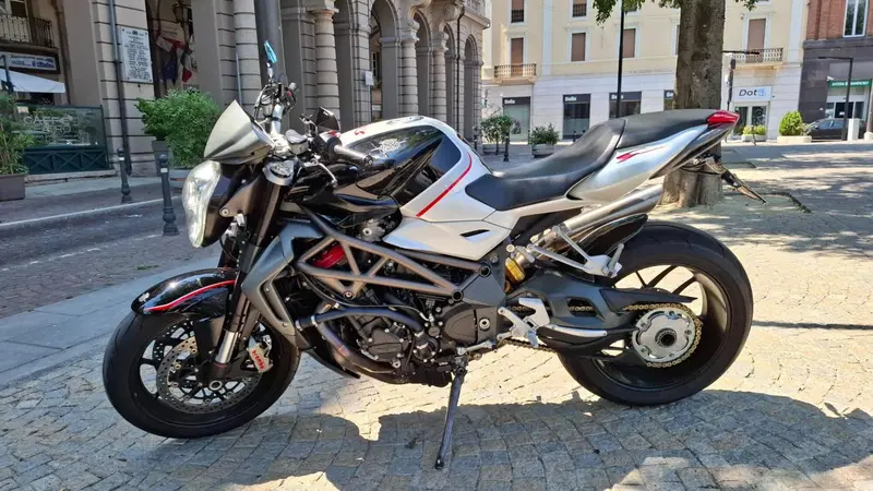 MV Agusta Brutale 1090 RR (2009 - 15) (2)