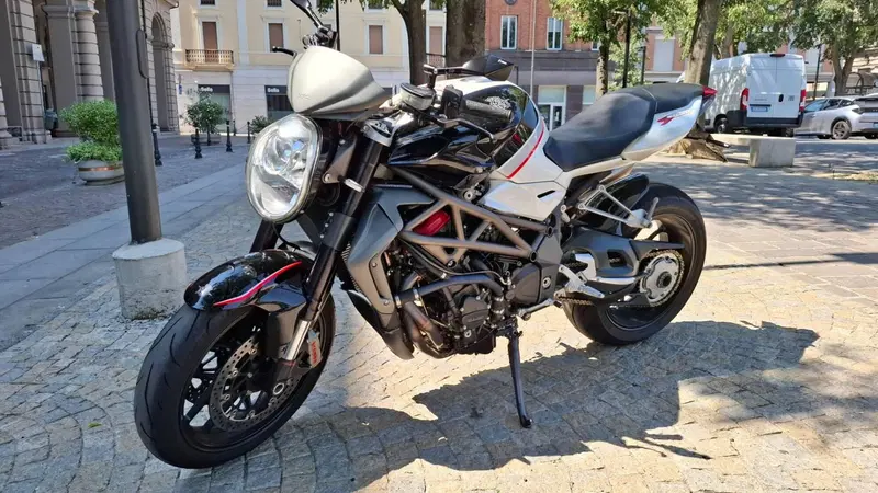 MV Agusta Brutale 1090 RR (2009 - 15) (4)