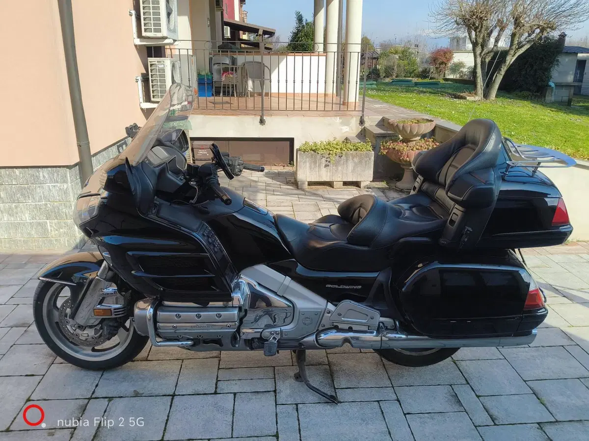 Honda GL 1800 Gold Wing (2007 - 11) (2)