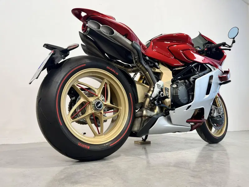 MV Agusta Superveloce 1000 Serie Oro (2024 - 26) (2)
