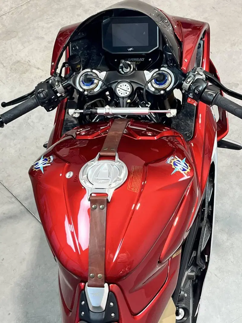 MV Agusta Superveloce 1000 Serie Oro (2024 - 26) (4)