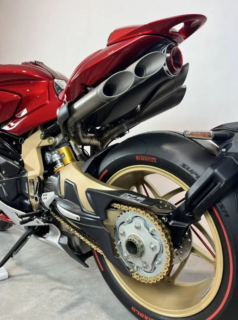 MV Agusta Superveloce 1000 Serie Oro (2024 - 26) (9)