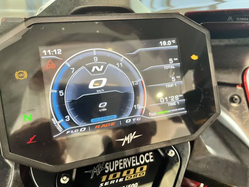 MV Agusta Superveloce 1000 Serie Oro (2024 - 26) (12)