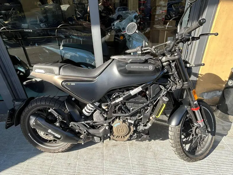 Husqvarna Svartpilen 125 (2024 - 26) (2)