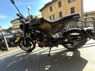 Husqvarna Svartpilen 125 (2024 - 26) usata