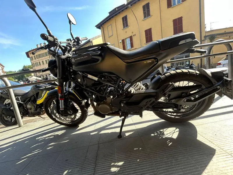 Husqvarna Svartpilen 125 (2024 - 26) (3)