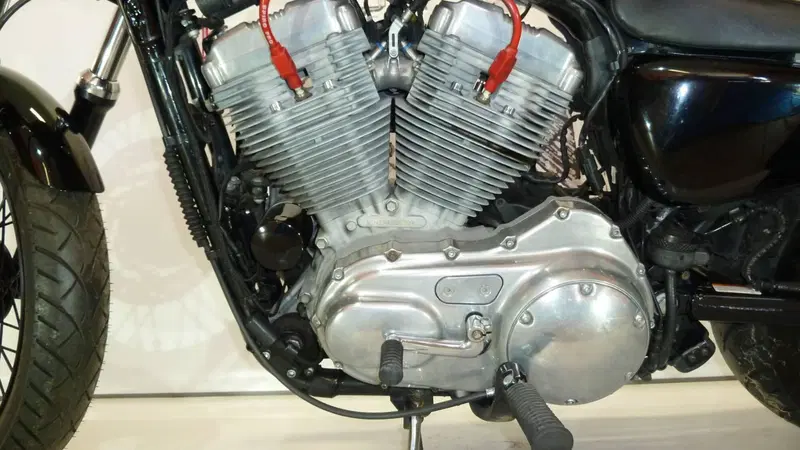Harley-Davidson 883 (2006 - 07) - XL (4)