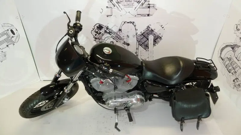 Harley-Davidson 883 (2006 - 07) - XL (7)