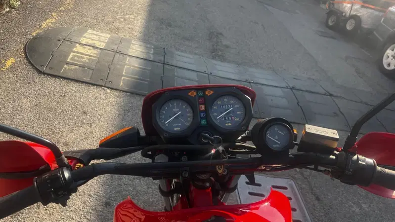 Aprilia Tuareg etx 125 (5)