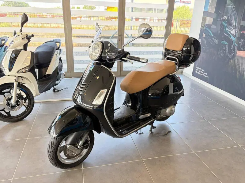 Vespa GTS 300 (2017 - 18)
