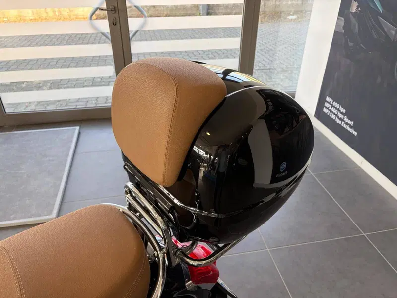 Vespa GTS 300 (2017 - 18) (11)