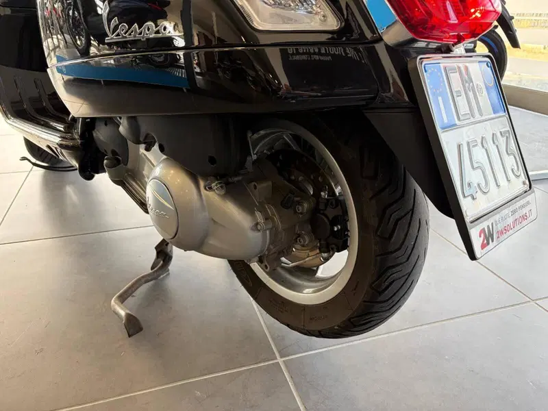 Vespa GTS 300 (2017 - 18) (14)